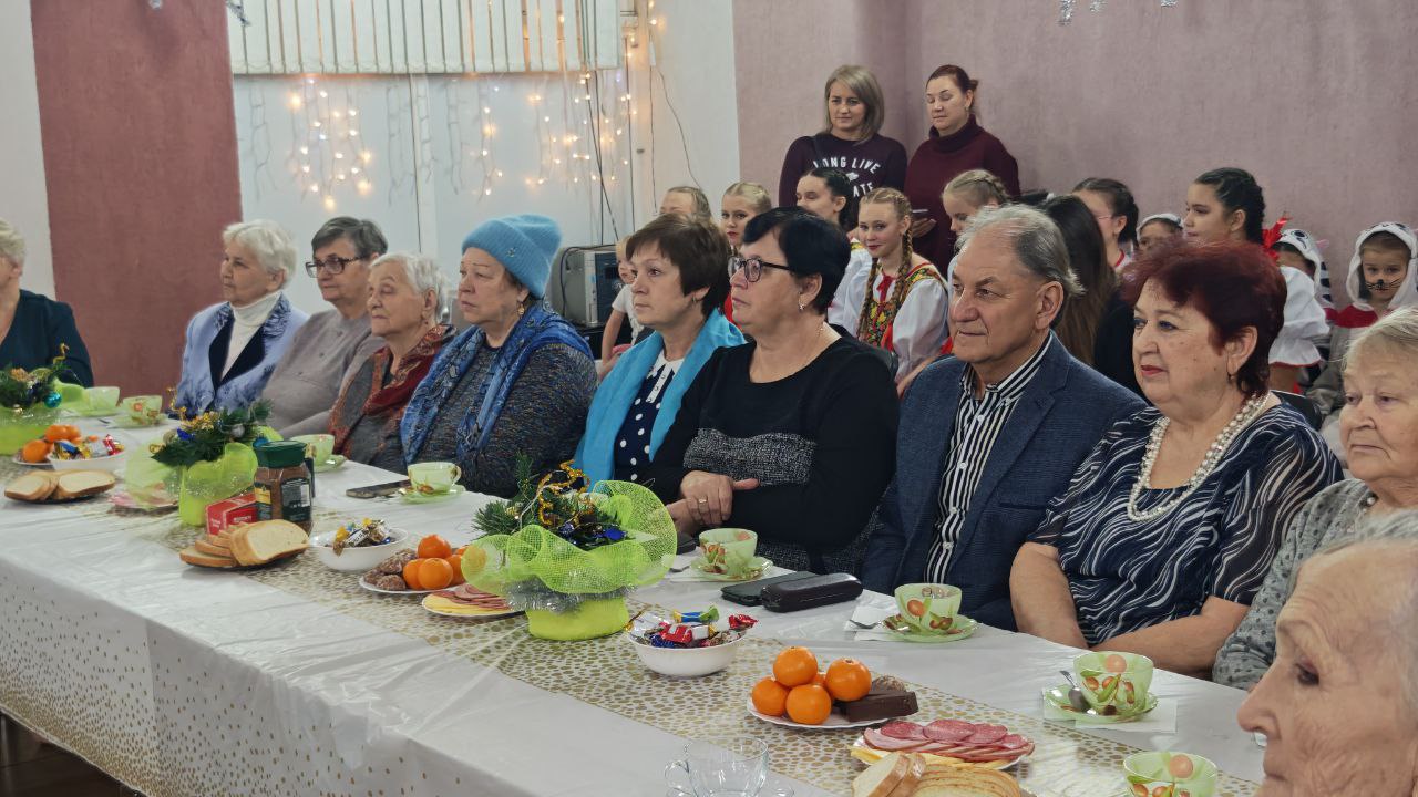 Наши новости. 17 декабря в Доме культуры «Родник» м.о. Чехов совместно с Шараповской сельской библиотекой для людей элегантного возраста состоялся новогодний огонек «Новогодняя симфония» Наши новости. 17 декабря в Доме культуры «Родник» м.о. Чехов совместно с Шараповской сельской библиотекой для людей элегантного возраста состоялся новогодний огонек «Новогодняя симфония»