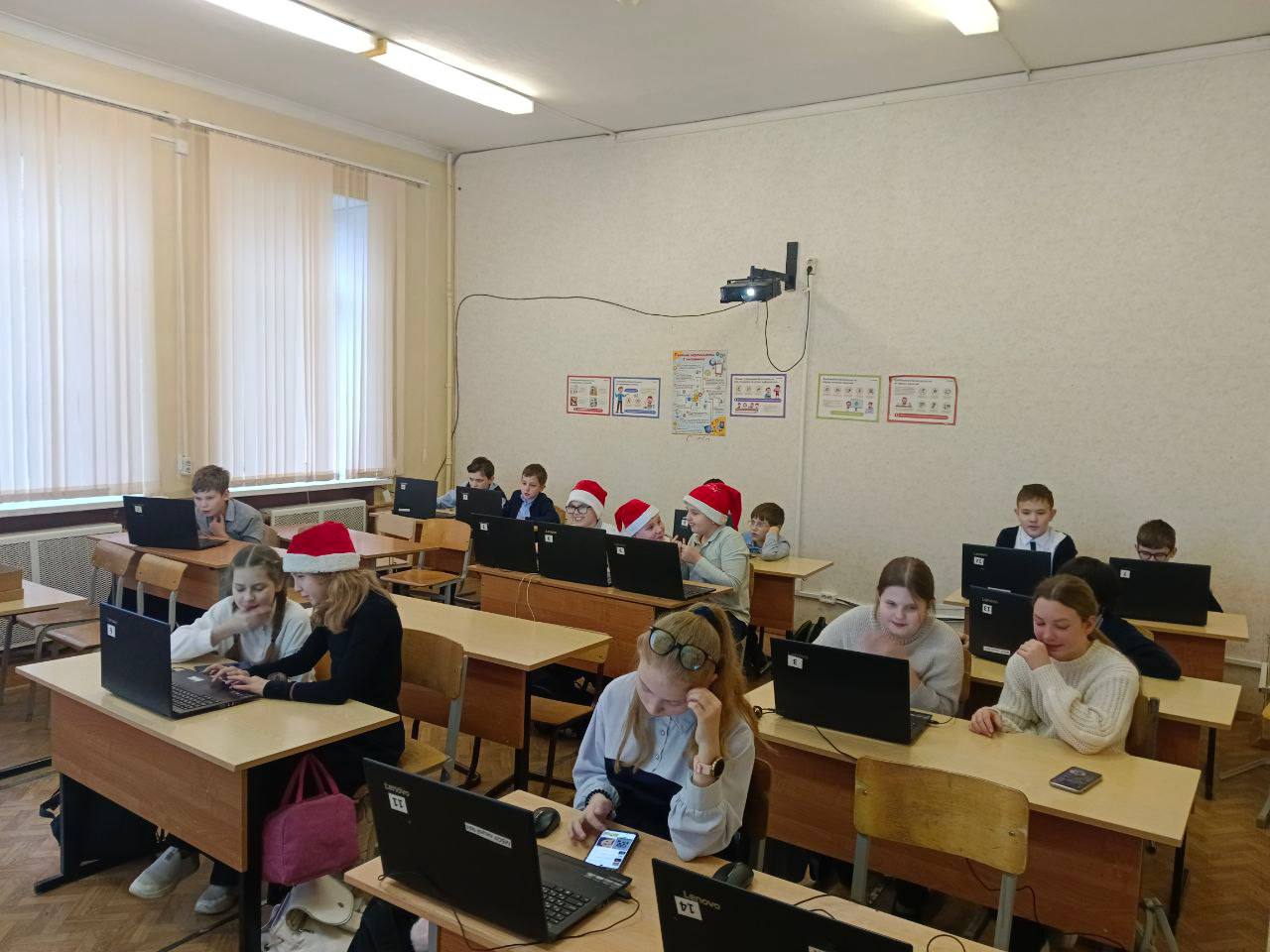 Искусственный интеллект и творчество в лицее №4 Искусственный интеллект и творчество в лицее №4