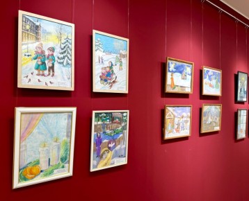 В преддверии Нового года и Рождества в Выставочном зале имени О.А. Коняшина открылась городская выставка-конкурс изобразительного и декоративно-прикладного творчества «Рождественские фантазии»