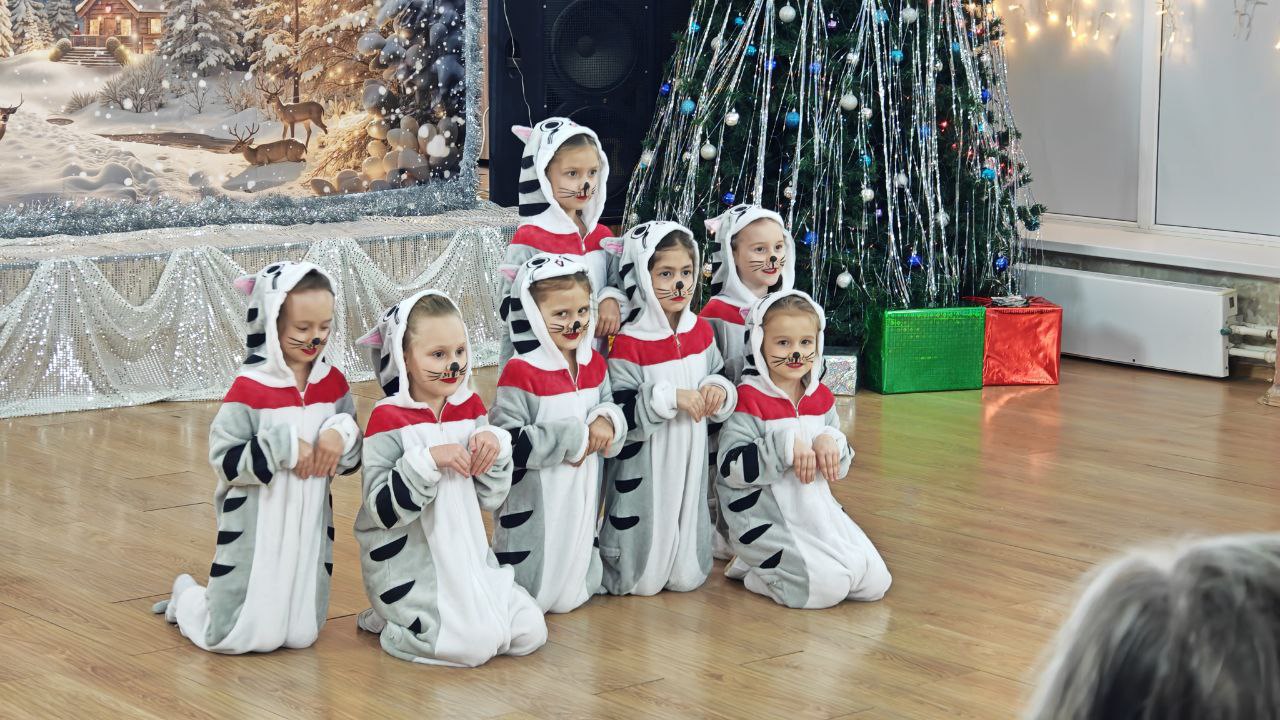 Наши новости. 17 декабря в Доме культуры «Родник» м.о. Чехов совместно с Шараповской сельской библиотекой для людей элегантного возраста состоялся новогодний огонек «Новогодняя симфония» Наши новости. 17 декабря в Доме культуры «Родник» м.о. Чехов совместно с Шараповской сельской библиотекой для людей элегантного возраста состоялся новогодний огонек «Новогодняя симфония»