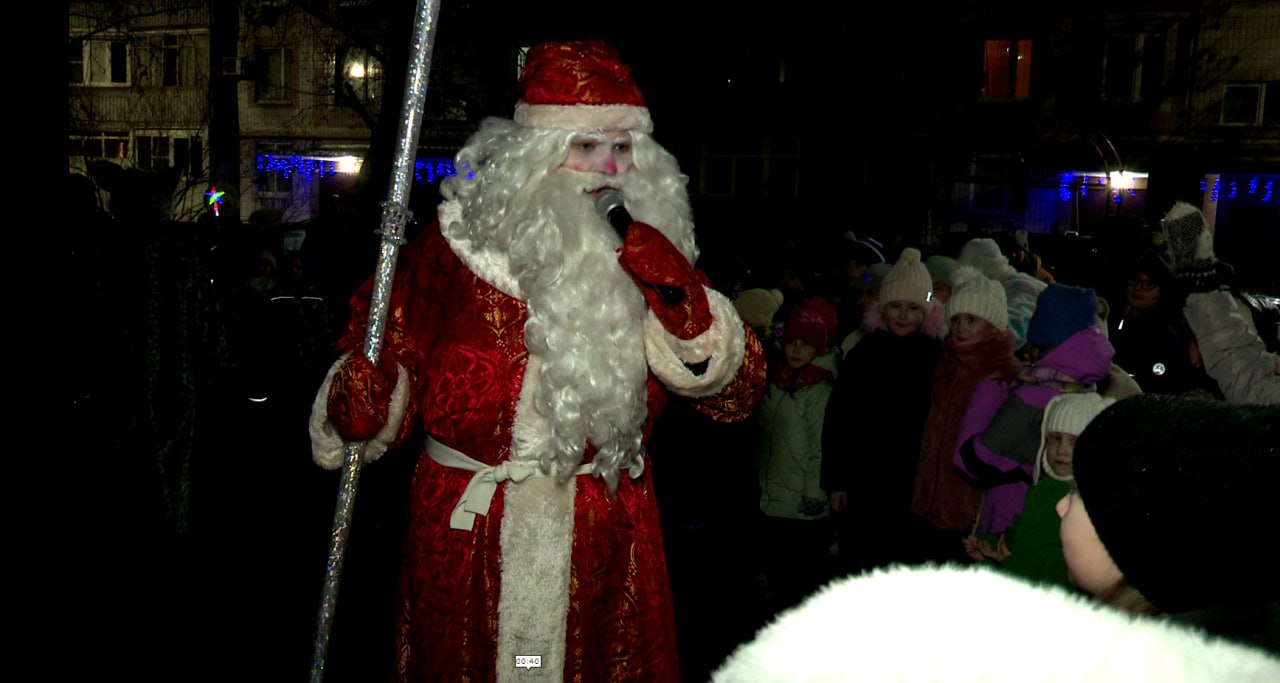 Праздник к вам приходит: во дворах Долгопрудного продолжаются предновогодние встречи соседей Праздник к вам приходит: во дворах Долгопрудного продолжаются предновогодние встречи соседей