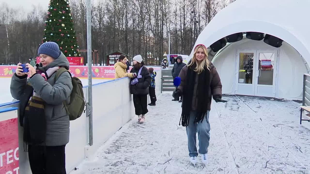 QR-КОД ВМЕСТО ОЧЕРЕДИ. В Долгопрудном открылся новый каток, и главное новшество этого сезона — онлайн-регистрация