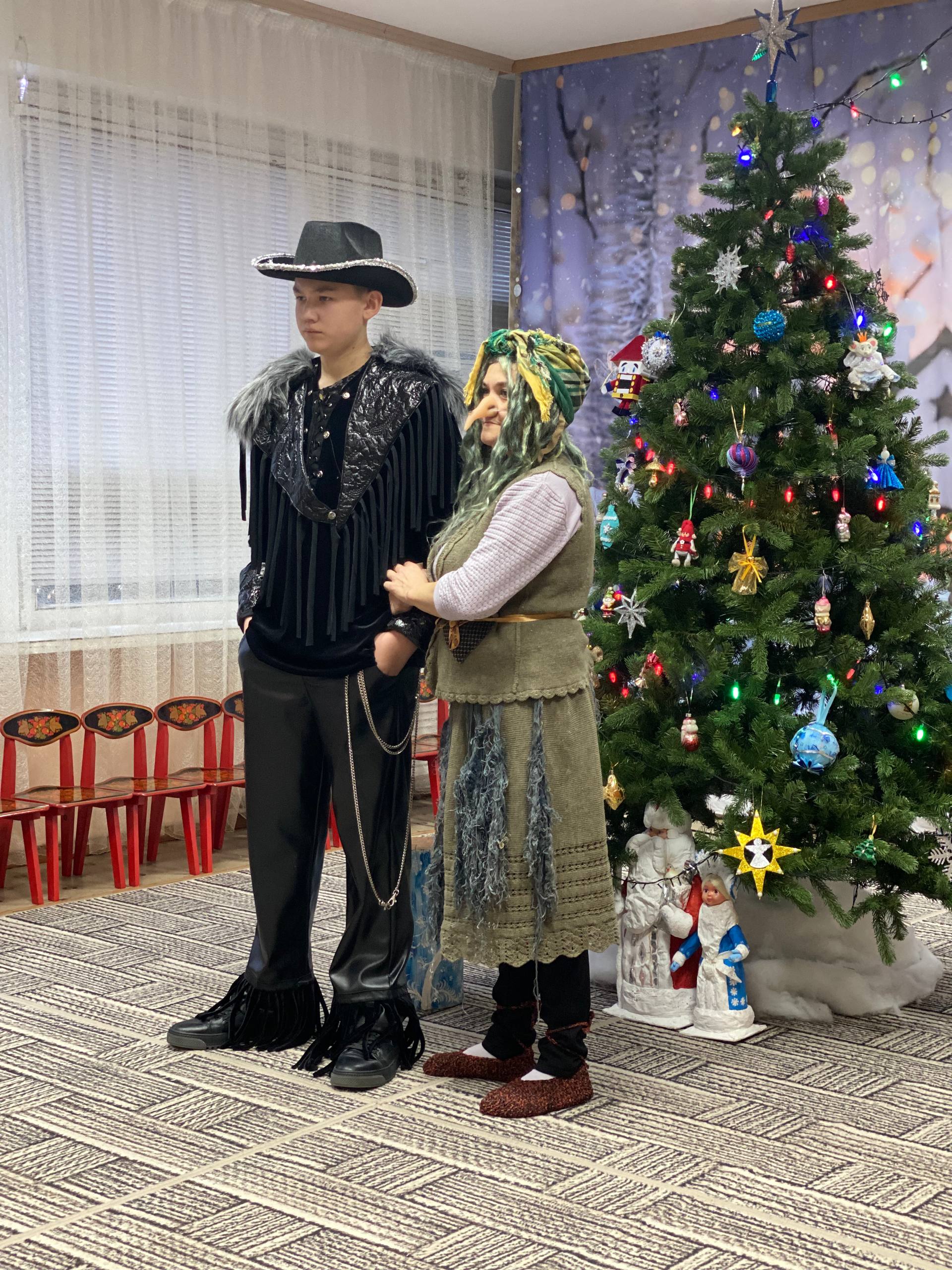 Новогодний утренник в подготовительной группе — это всегда особое событие, которое дарит детям массу радости и веселья Новогодний утренник в подготовительной группе — это всегда особое событие, которое дарит детям массу радости и веселья