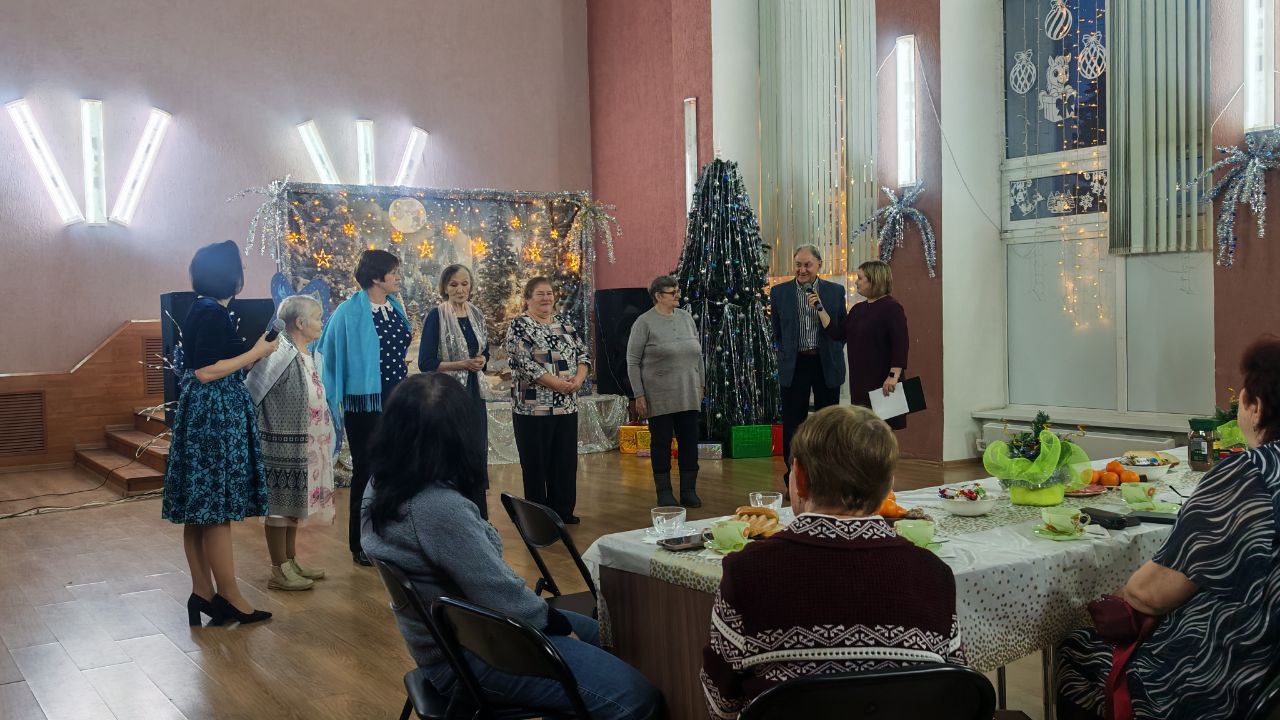 Наши новости. 17 декабря в Доме культуры «Родник» м.о. Чехов совместно с Шараповской сельской библиотекой для людей элегантного возраста состоялся новогодний огонек «Новогодняя симфония» Наши новости. 17 декабря в Доме культуры «Родник» м.о. Чехов совместно с Шараповской сельской библиотекой для людей элегантного возраста состоялся новогодний огонек «Новогодняя симфония»