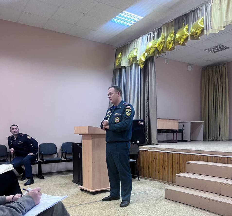 16 декабря на базе лицея 4 состоялось экстренное совещание по вопросам обеспечения комплексной безопасности в образовательных учреждениях муниципального округа Чехов