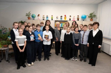 Рисунок ученицы третьего класса школы №7 Ульяны Туляковой был передан на передовую и попал к командиру подразделения, кавалеру ордена Мужества Сергею Ващенко