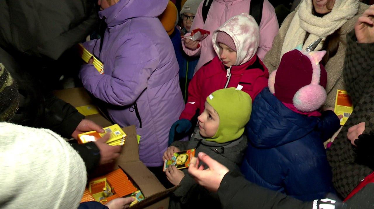 Праздник к вам приходит: во дворах Долгопрудного продолжаются предновогодние встречи соседей Праздник к вам приходит: во дворах Долгопрудного продолжаются предновогодние встречи соседей