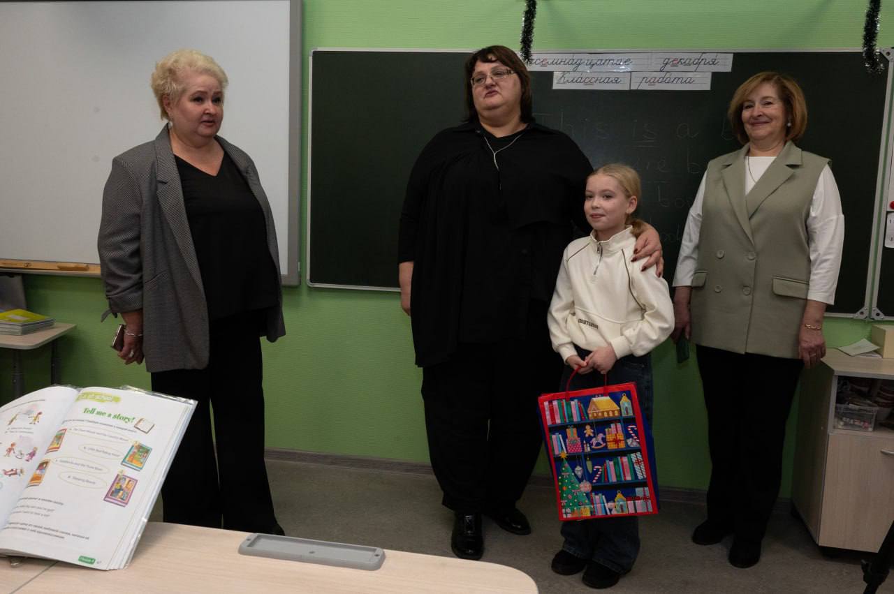 Рисунок ученицы третьего класса школы №7 Ульяны Туляковой был передан на передовую и попал к командиру подразделения, кавалеру ордена Мужества Сергею Ващенко Рисунок ученицы третьего класса школы №7 Ульяны Туляковой был передан на передовую и попал к командиру подразделения, кавалеру ордена Мужества Сергею Ващенко