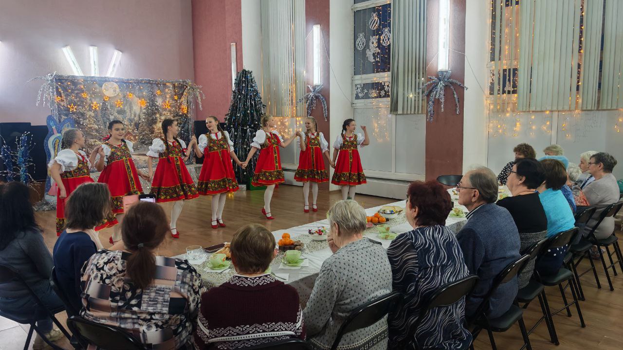 Наши новости. 17 декабря в Доме культуры «Родник» м.о. Чехов совместно с Шараповской сельской библиотекой для людей элегантного возраста состоялся новогодний огонек «Новогодняя симфония» Наши новости. 17 декабря в Доме культуры «Родник» м.о. Чехов совместно с Шараповской сельской библиотекой для людей элегантного возраста состоялся новогодний огонек «Новогодняя симфония»