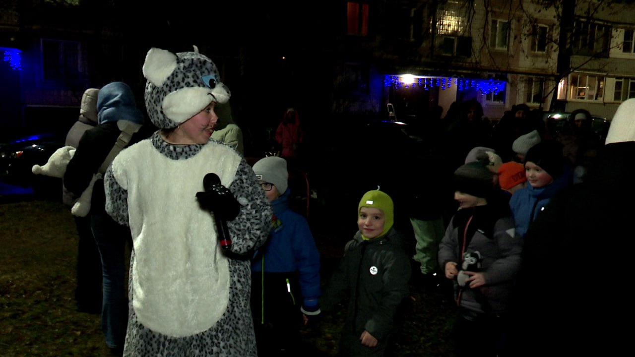 Праздник к вам приходит: во дворах Долгопрудного продолжаются предновогодние встречи соседей Праздник к вам приходит: во дворах Долгопрудного продолжаются предновогодние встречи соседей