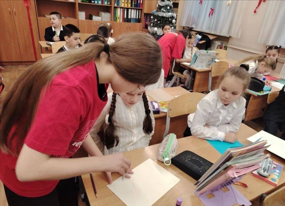 Мастер-класс от Наставников «Орлят России»: Мастерим волшебную Новогоднюю открытку! Мастер-класс от Наставников «Орлят России»: Мастерим волшебную Новогоднюю открытку!