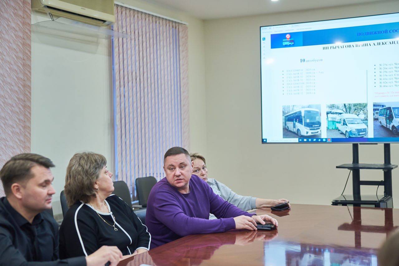 Михаил Собакин: В ходе профильного часа по транспорту вместе с представителями компаний-перевозчиков обсудили работу транспортного обслуживания жителей и инфраструктурные вопросы Михаил Собакин: В ходе профильного часа по транспорту вместе с представителями компаний-перевозчиков обсудили работу транспортного обслуживания жителей и инфраструктурные вопросы