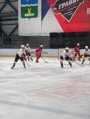 ����� ����� �������ɻ. �������, 18 �������, � ������� ������ ��������� ���� � ������ ���������� ���������� ������� �� ������ ����� ������ 2009 ���� ��������