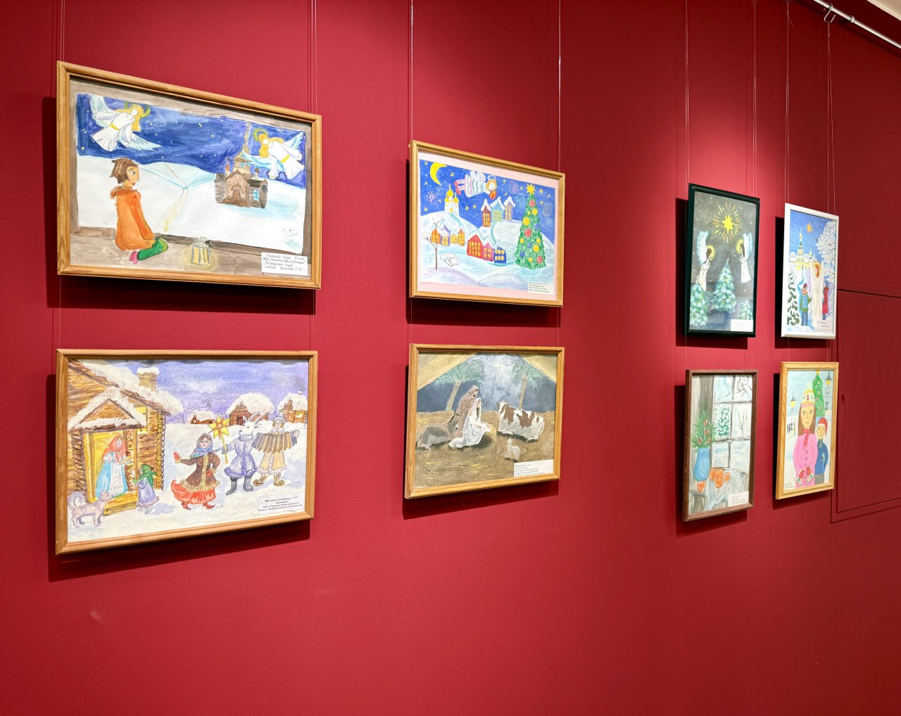 В преддверии Нового года и Рождества в Выставочном зале имени О.А. Коняшина открылась городская выставка-конкурс изобразительного и декоративно-прикладного творчества «Рождественские фантазии» В преддверии Нового года и Рождества в Выставочном зале имени О.А. Коняшина открылась городская выставка-конкурс изобразительного и декоративно-прикладного творчества «Рождественские фантазии»