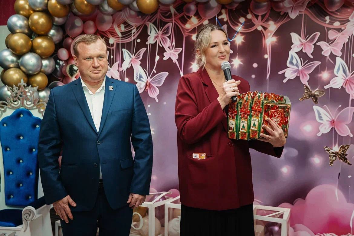 Танцы, сказки и конфеты!. В Новый год волшебство должно найти каждого: от самых маленьких до взрослых Танцы, сказки и конфеты!. В Новый год волшебство должно найти каждого: от самых маленьких до взрослых