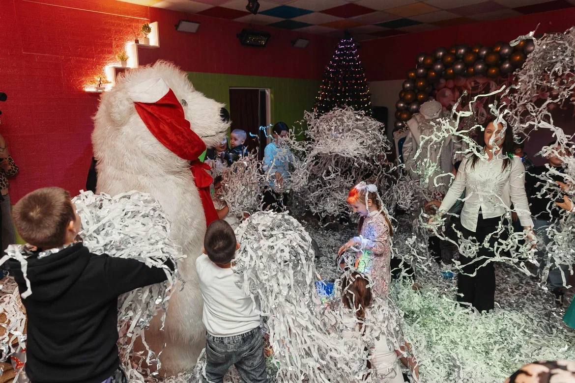 Танцы, сказки и конфеты!. В Новый год волшебство должно найти каждого: от самых маленьких до взрослых Танцы, сказки и конфеты!. В Новый год волшебство должно найти каждого: от самых маленьких до взрослых