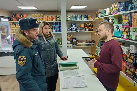 Начались проверки точек продажи пиротехники перед Новым годом