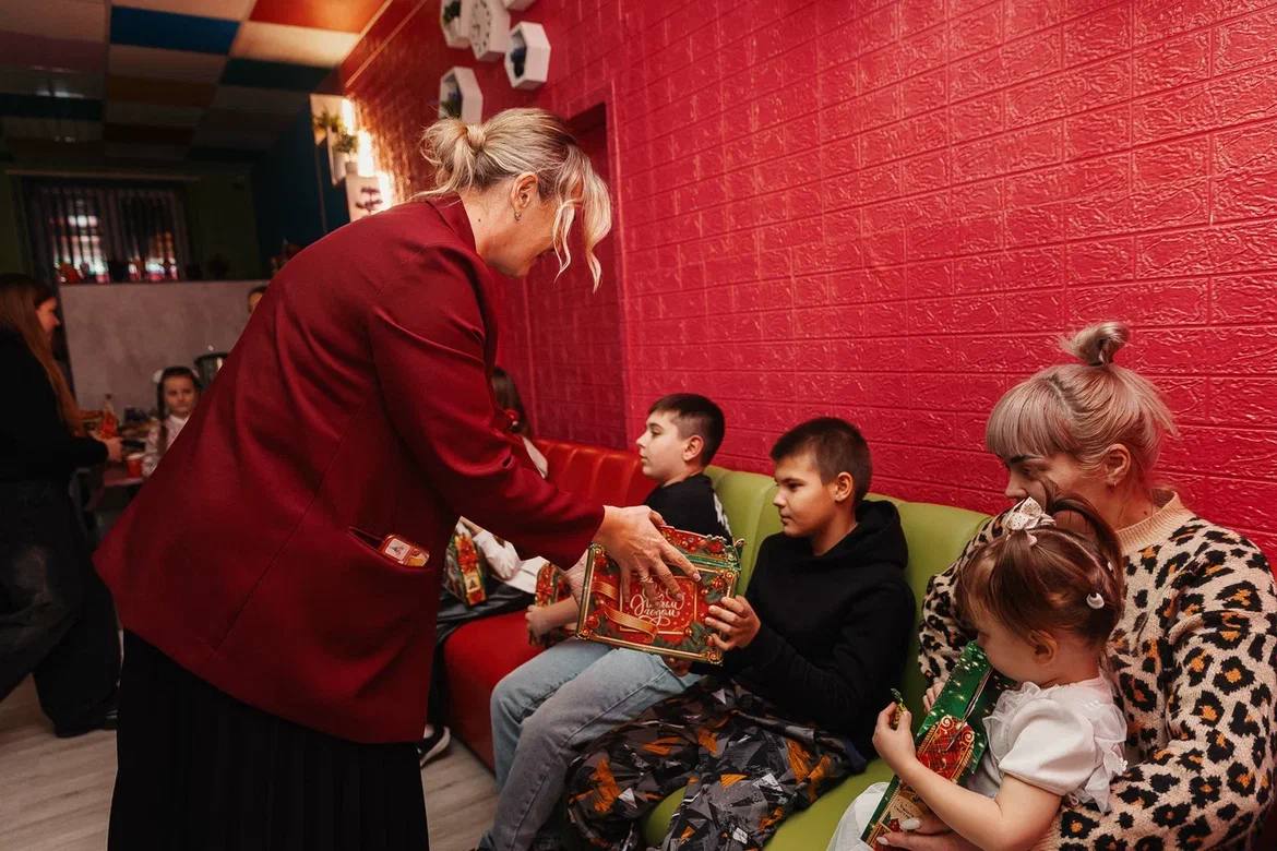 Танцы, сказки и конфеты!. В Новый год волшебство должно найти каждого: от самых маленьких до взрослых Танцы, сказки и конфеты!. В Новый год волшебство должно найти каждого: от самых маленьких до взрослых