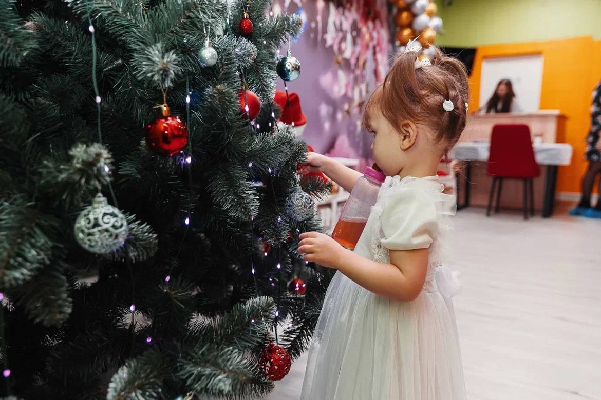 Танцы, сказки и конфеты!. В Новый год волшебство должно найти каждого: от самых маленьких до взрослых Танцы, сказки и конфеты!. В Новый год волшебство должно найти каждого: от самых маленьких до взрослых