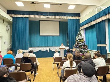 В преддверии новогодних праздников и зимних каникул, в нашей школе прошло общешкольное родительское собрание
