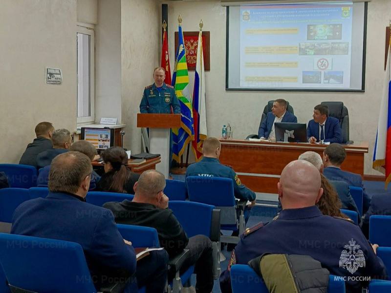 Сотрудники МЧС России приняли участие в заседании КЧС и ОПБ