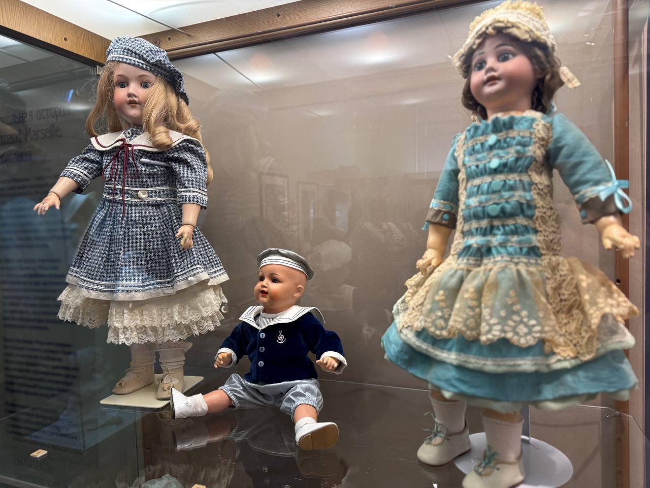 Сергиево-Посадский музей-заповедник приглашает на уникальную выставку, впервые представляющую в своих залах коллекцию авторских, винтажных и антикварных кукол известного художника Татьяны Бирюковой Сергиево-Посадский музей-заповедник приглашает на уникальную выставку, впервые представляющую в своих залах коллекцию авторских, винтажных и антикварных кукол известного художника Татьяны Бирюковой