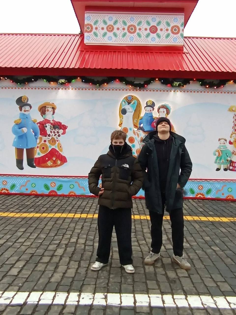 Ученики 9Г, 9Д, 9Е и 8Е провели потрясающий день в новогодней Москве! Ученики 9Г, 9Д, 9Е и 8Е провели потрясающий день в новогодней Москве!