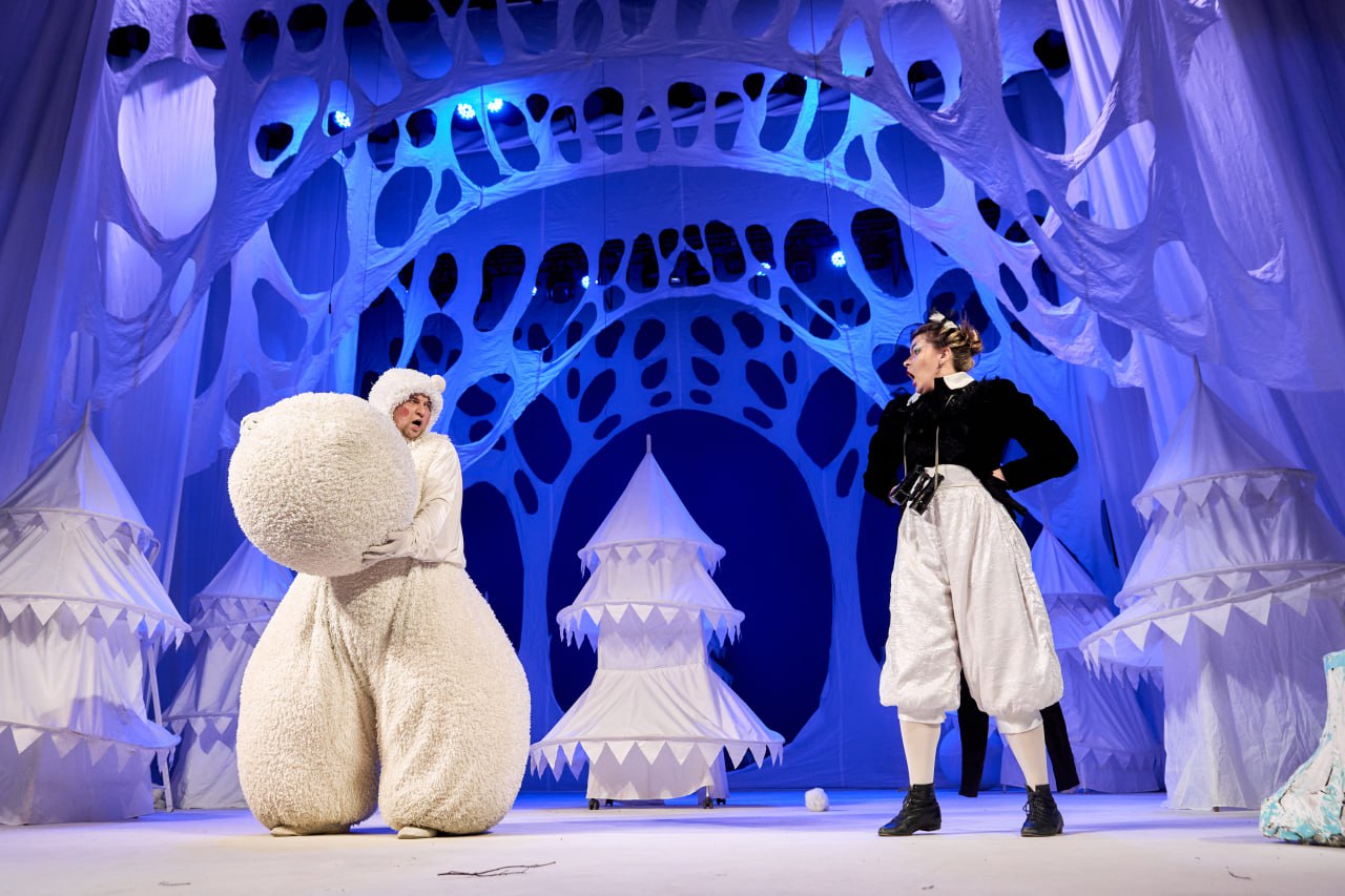 Игорь Сухин: Сегодня в нашем театре драмы и комедии особенные зрители и самые искренние улыбки Игорь Сухин: Сегодня в нашем театре драмы и комедии особенные зрители и самые искренние улыбки