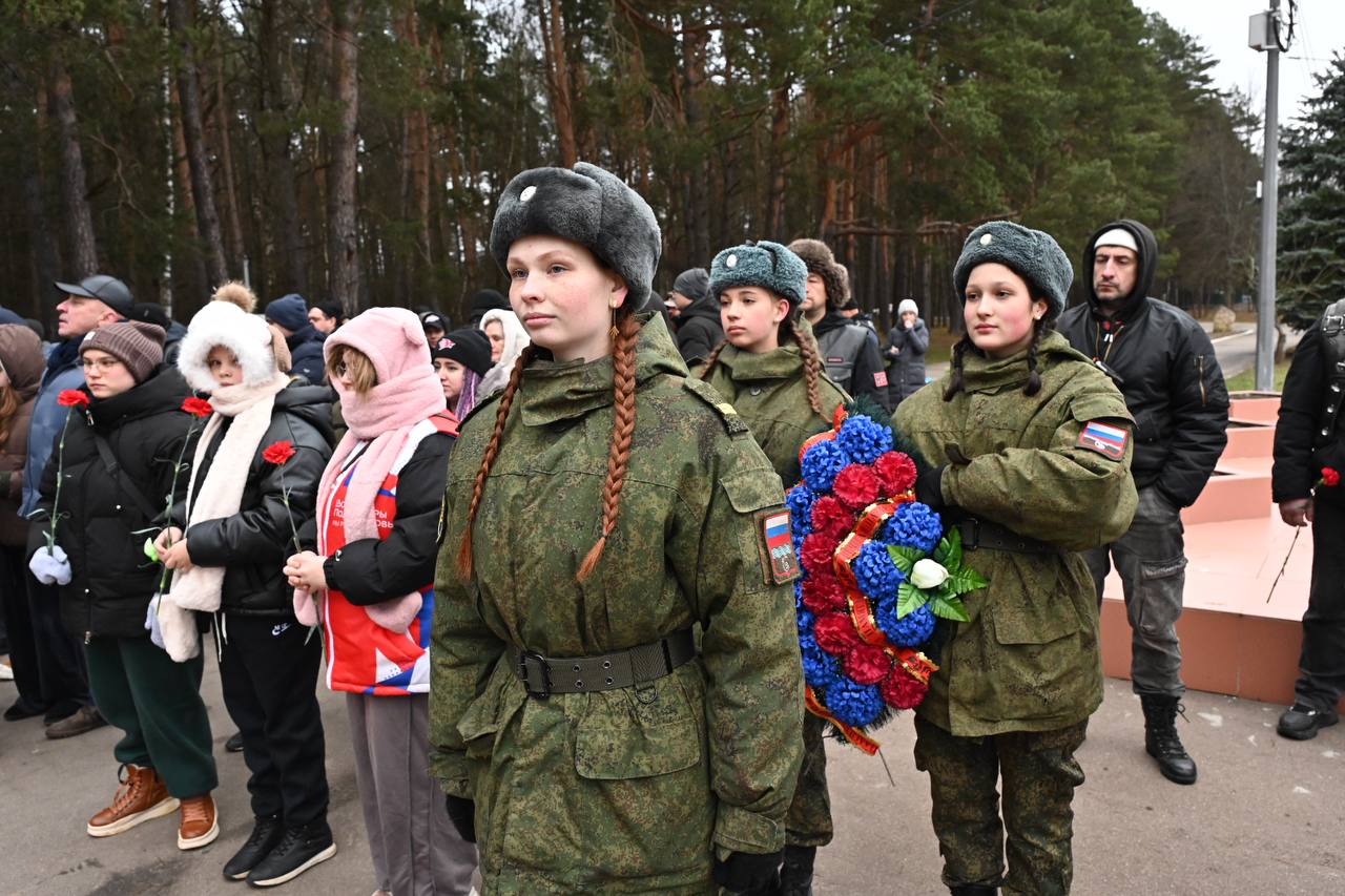 Сегодня в Серпухове в девятый раз стартовал ежегодный автомотопробег «Непокоренный рубеж» Сегодня в Серпухове в девятый раз стартовал ежегодный автомотопробег «Непокоренный рубеж»