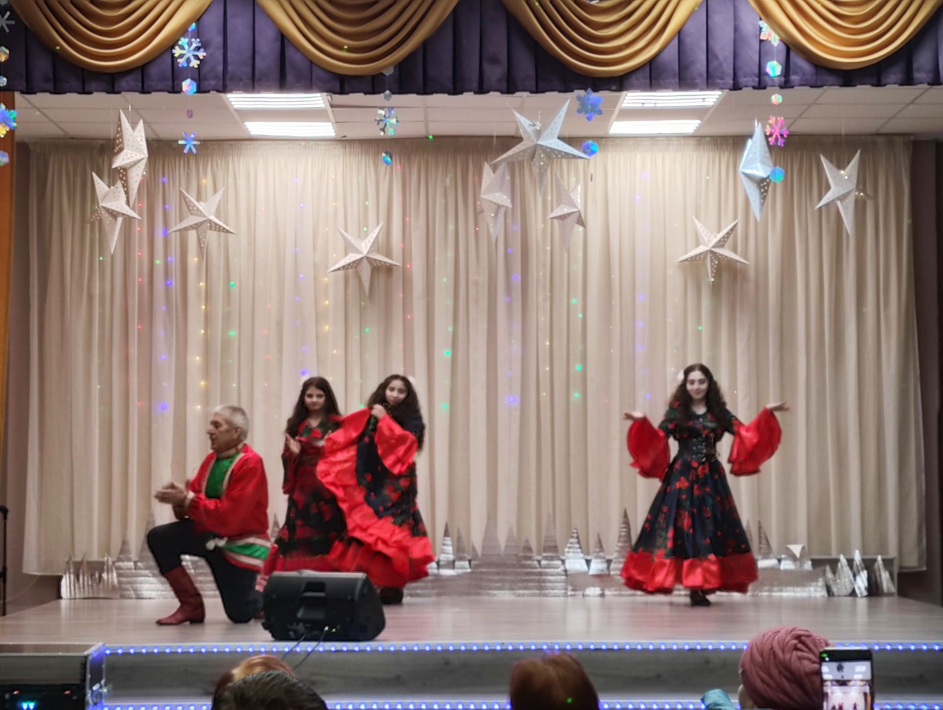 Наши новости. Новогодний вечер «Если веришь в чудеса» в ДК «Фортуна» м.о. Чехов Наши новости. Новогодний вечер «Если веришь в чудеса» в ДК «Фортуна» м.о. Чехов