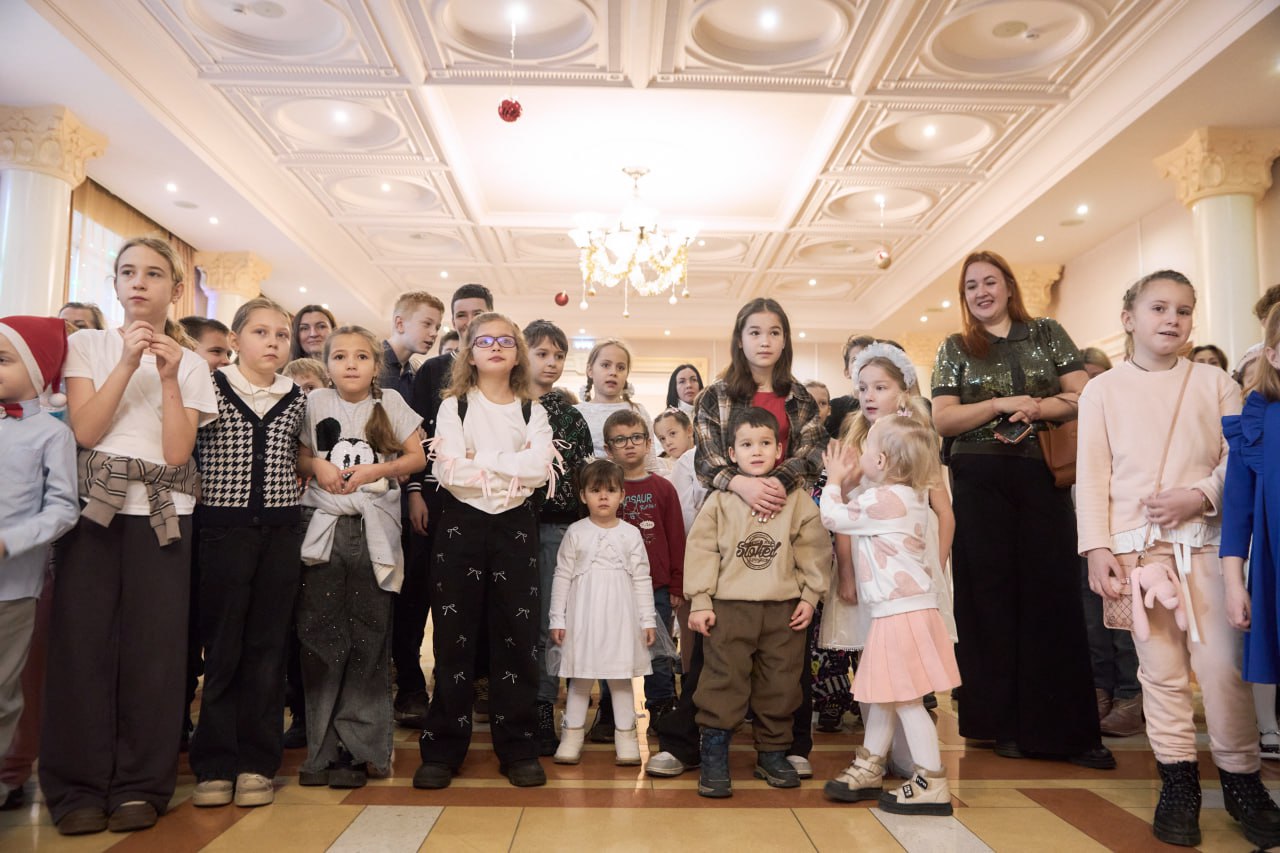 Игорь Сухин: Сегодня в нашем театре драмы и комедии особенные зрители и самые искренние улыбки Игорь Сухин: Сегодня в нашем театре драмы и комедии особенные зрители и самые искренние улыбки