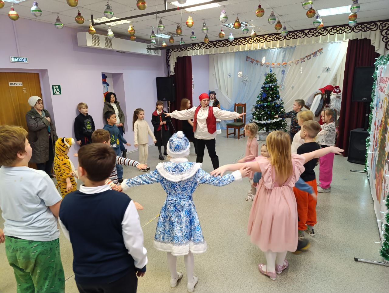 Наши новости. Новогодний утренник прошел в ДК "Полёт" М.О. Чехов Наши новости. Новогодний утренник прошел в ДК "Полёт" М.О. Чехов