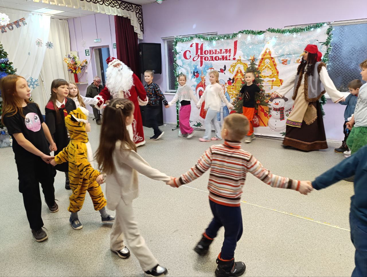 Наши новости. Новогодний утренник прошел в ДК "Полёт" М.О. Чехов Наши новости. Новогодний утренник прошел в ДК "Полёт" М.О. Чехов