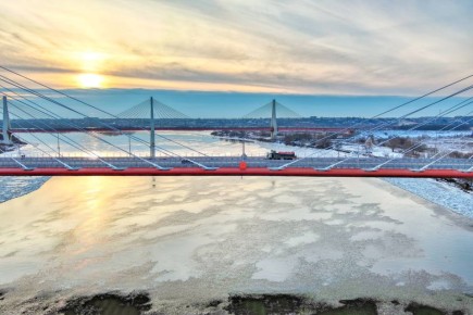 Марат Хуснуллин: Вчера и сегодня свои годовщины отметили две значимые дороги – исполнилось два года с момента открытия трассы М-12 «Восток» от Москвы до Казани и год с открытия обхода деревни Малые Вяземы на ЦКАД в...