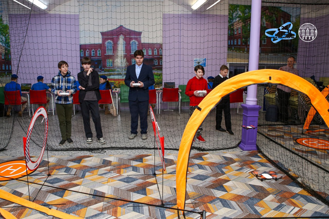 ГГТУ провёл экскурсию по студии образовательной робототехники «Квадро» для учащихся образовательных организаций Подмосковья ГГТУ провёл экскурсию по студии образовательной робототехники «Квадро» для учащихся образовательных организаций Подмосковья