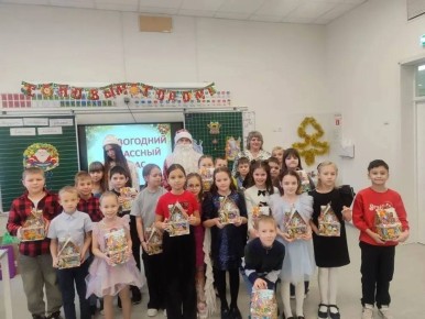 Сегодня, 24 декабря, ребята 3Е класса провели замечательный новогодний классный час!