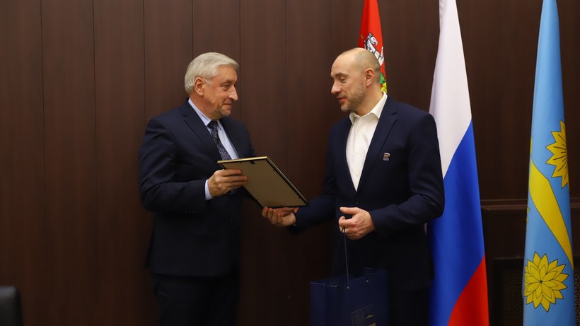 Директоров школ Солнечногорска наградили по итогам года Директоров школ Солнечногорска наградили по итогам года