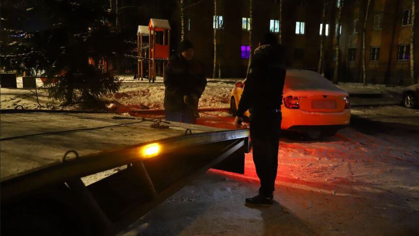 В Солнечногорске арестовали два автомобиля должников по ЖКХ и налогам В Солнечногорске арестовали два автомобиля должников по ЖКХ и налогам