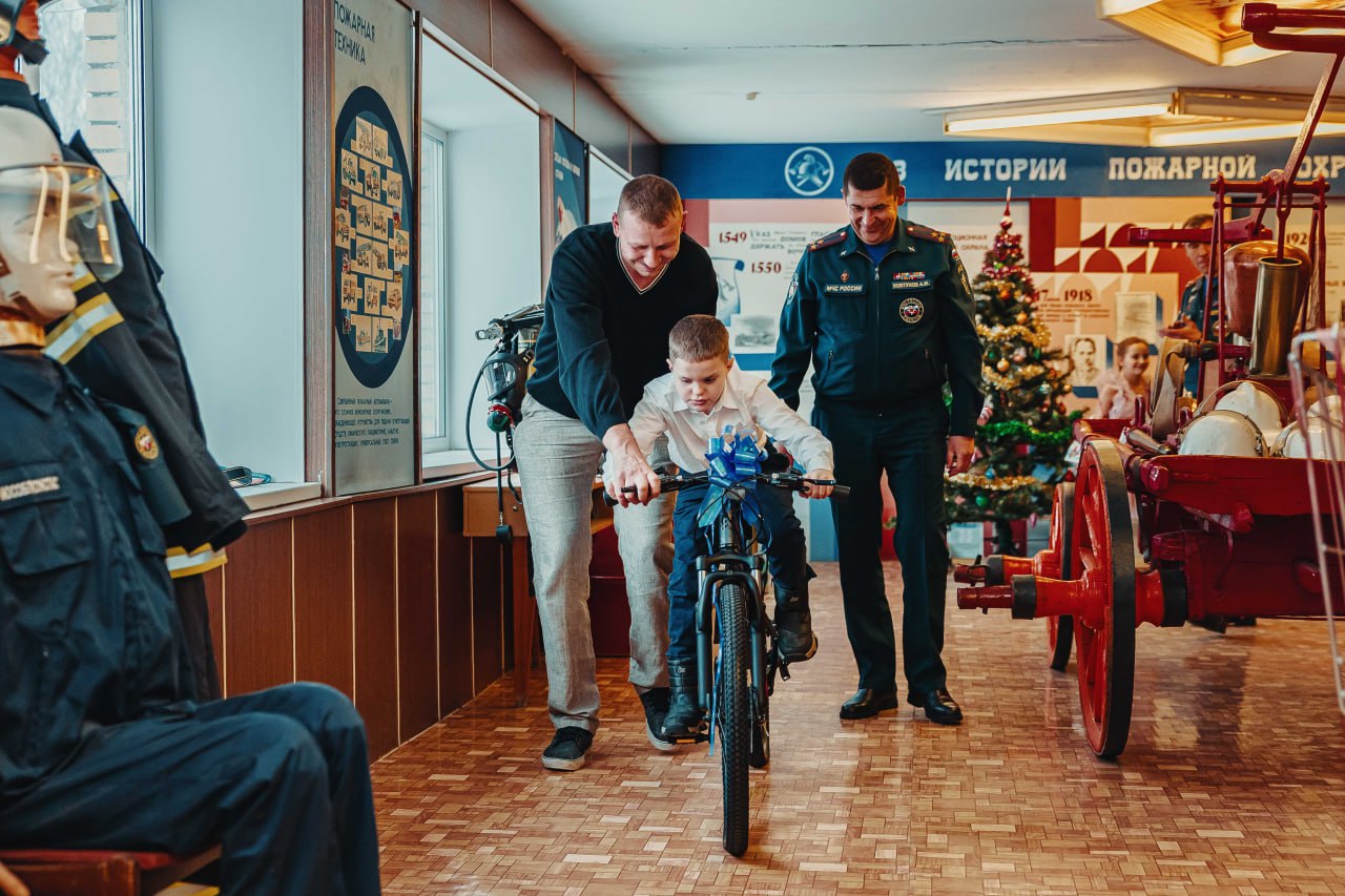 Мечты сбываются!. В преддверии Нового года в рамках ежегодной акции «Ёлка желаний» исполнилось желание Максима Свешникова Мечты сбываются!. В преддверии Нового года в рамках ежегодной акции «Ёлка желаний» исполнилось желание Максима Свешникова