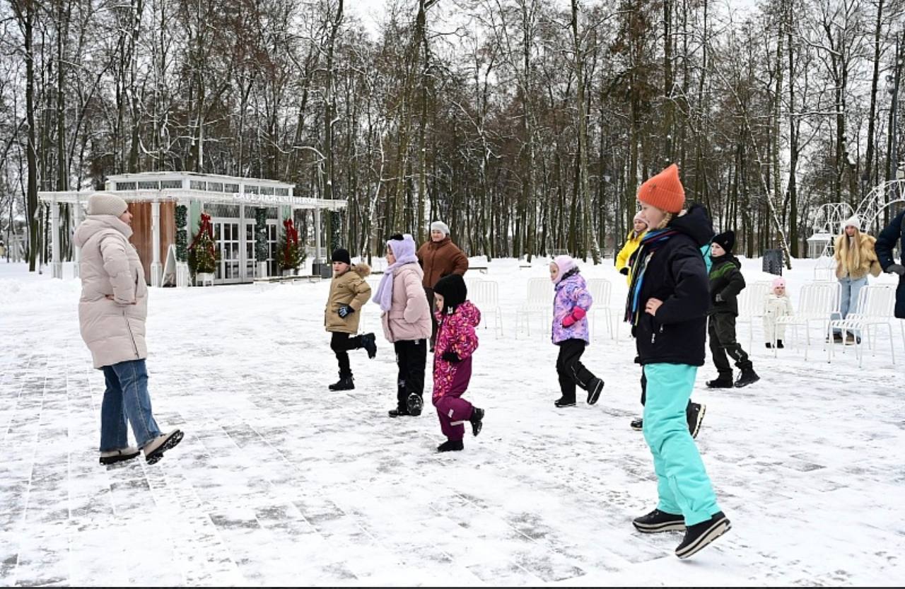 В парке усадьбы Кривякино прошло областное мероприятие «Новый год под шубой» и открытие VII новогоднего арт-фестиваля «ЧУднЫе Ёлки» В парке усадьбы Кривякино прошло областное мероприятие «Новый год под шубой» и открытие VII новогоднего арт-фестиваля «ЧУднЫе Ёлки»