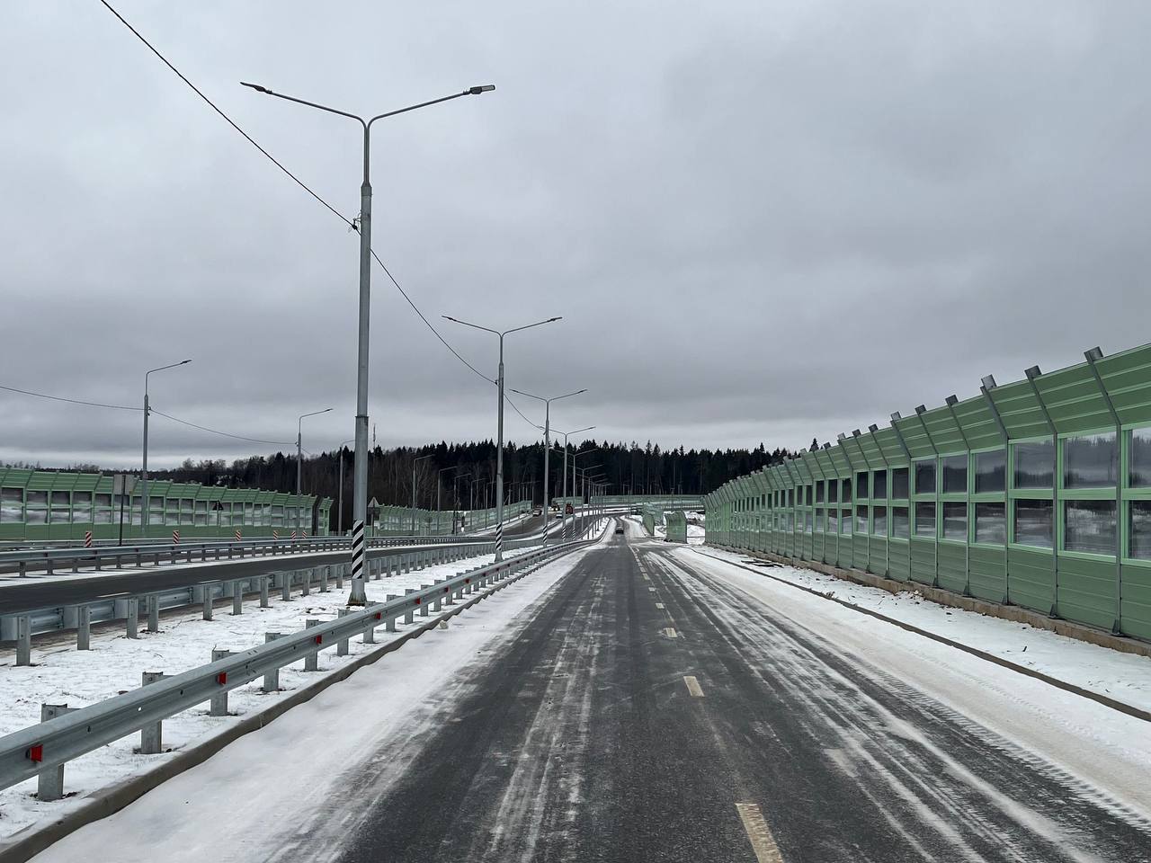 Первые машины уже поехали по новому выезду из Юрлово в Химках Первые машины уже поехали по новому выезду из Юрлово в Химках