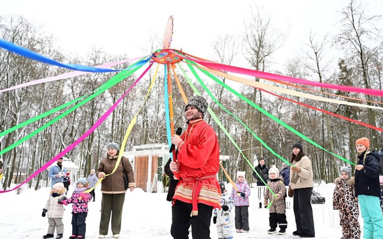 В парке усадьбы Кривякино прошло областное мероприятие «Новый год под шубой» и открытие VII новогоднего арт-фестиваля «ЧУднЫе Ёлки» В парке усадьбы Кривякино прошло областное мероприятие «Новый год под шубой» и открытие VII новогоднего арт-фестиваля «ЧУднЫе Ёлки»