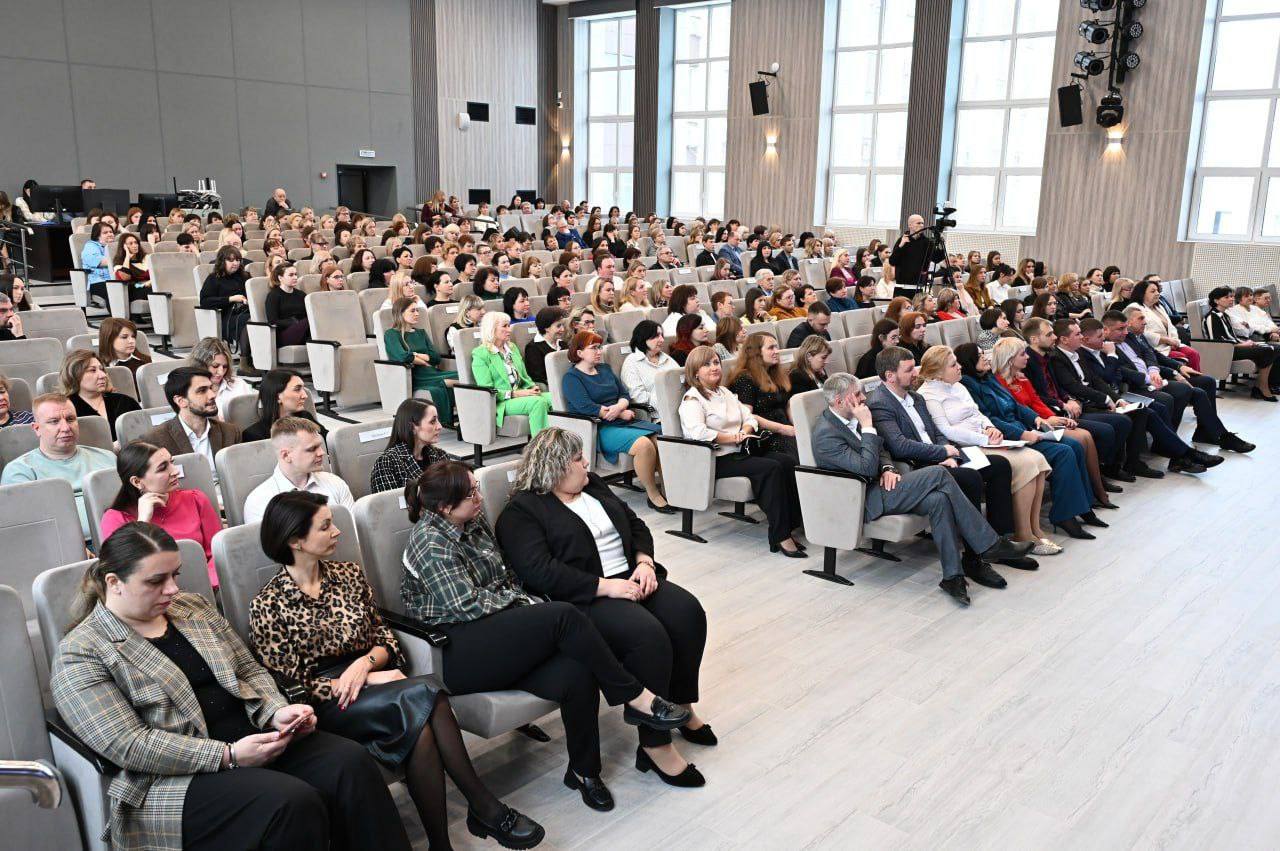 Глава Городского округа Серпухов Алексей Шимко вместе с его командой подвели итоги 2025 года Глава Городского округа Серпухов Алексей Шимко вместе с его командой подвели итоги 2025 года