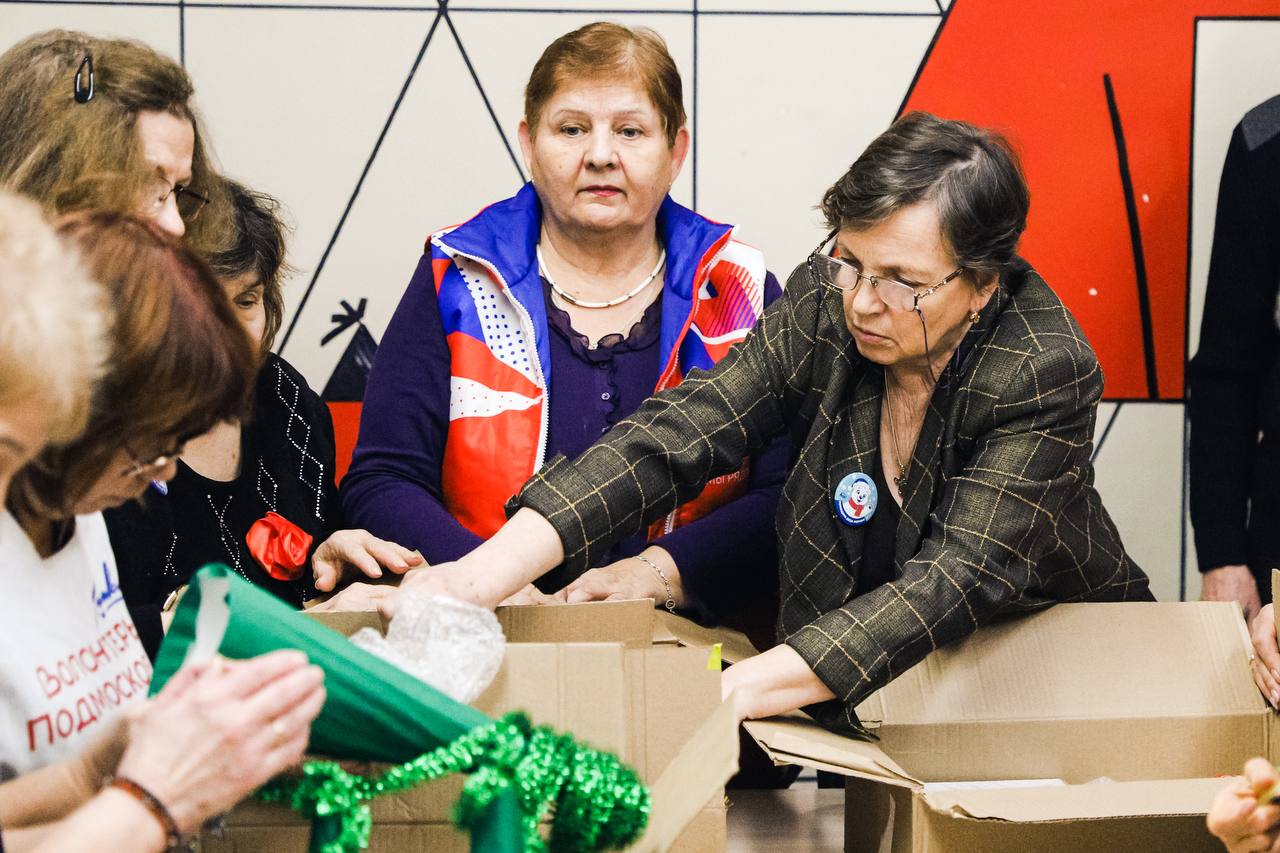 От тыла — фронту: из Химок отправили новогодние посылки в зону СВО От тыла — фронту: из Химок отправили новогодние посылки в зону СВО