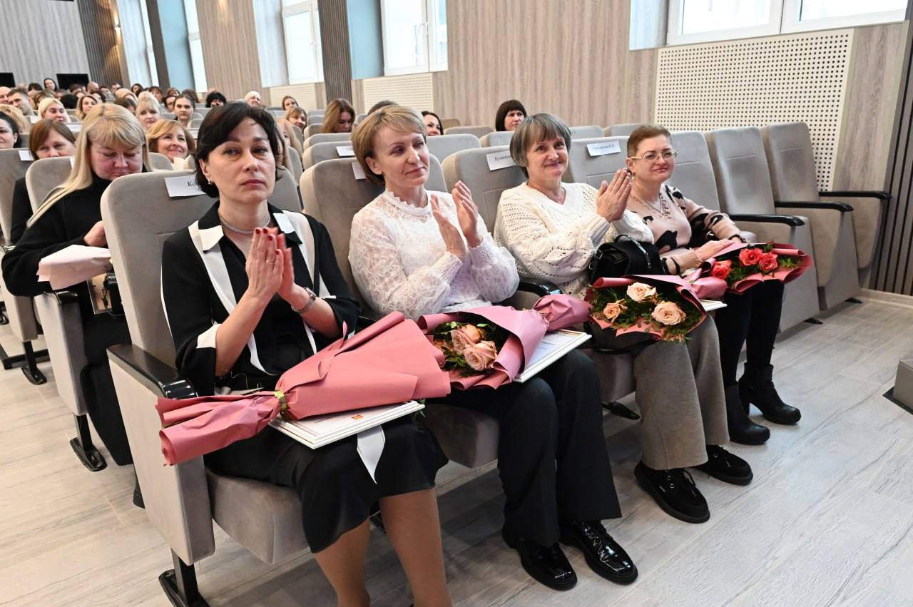 Глава Городского округа Серпухов Алексей Шимко вместе с его командой подвели итоги 2025 года Глава Городского округа Серпухов Алексей Шимко вместе с его командой подвели итоги 2025 года