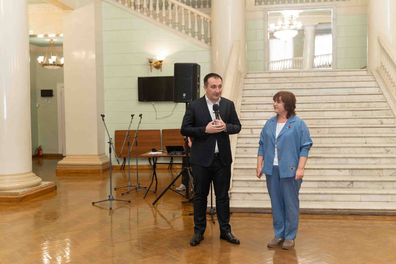 Глава Жуковского поздравил с наступающим Новым годом участников клуба «Активное долголетие» Глава Жуковского поздравил с наступающим Новым годом участников клуба «Активное долголетие»