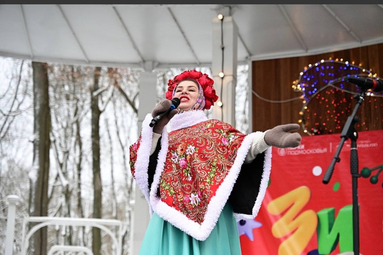 В парке усадьбы Кривякино прошло областное мероприятие «Новый год под шубой» и открытие VII новогоднего арт-фестиваля «ЧУднЫе Ёлки» В парке усадьбы Кривякино прошло областное мероприятие «Новый год под шубой» и открытие VII новогоднего арт-фестиваля «ЧУднЫе Ёлки»