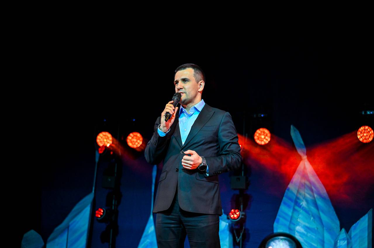 С 25 по 27 декабря во Дворце спорта «Видное» прошла традиционная серия «Елок главы» Ленинского городского округа С 25 по 27 декабря во Дворце спорта «Видное» прошла традиционная серия «Елок главы» Ленинского городского округа