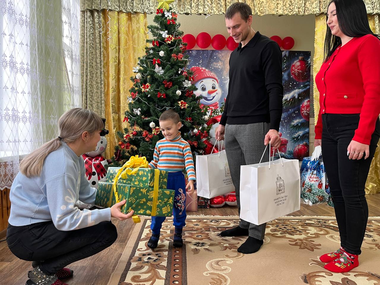 4-летний Витя из ДНР получил от Андрея Воробьева самый желанный подарок на Новый год – игровой набор «Щенячий патруль»