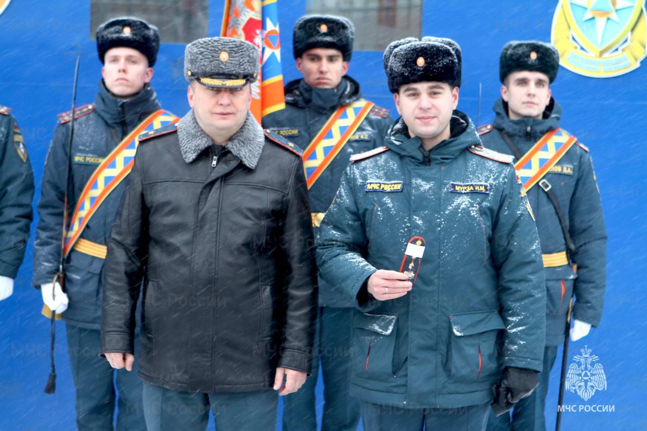 Сотрудникам Главного управления присвоены воинские и специальные звания и вручены ведомственные награды Сотрудникам Главного управления присвоены воинские и специальные звания и вручены ведомственные награды